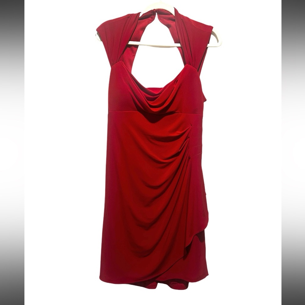 Scarlett size 14 sexy formal dress
Glam, baddie, formal